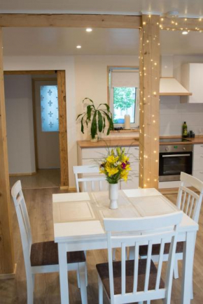 LiisuPesa Apartment with Sauna and Garden, Pärnu